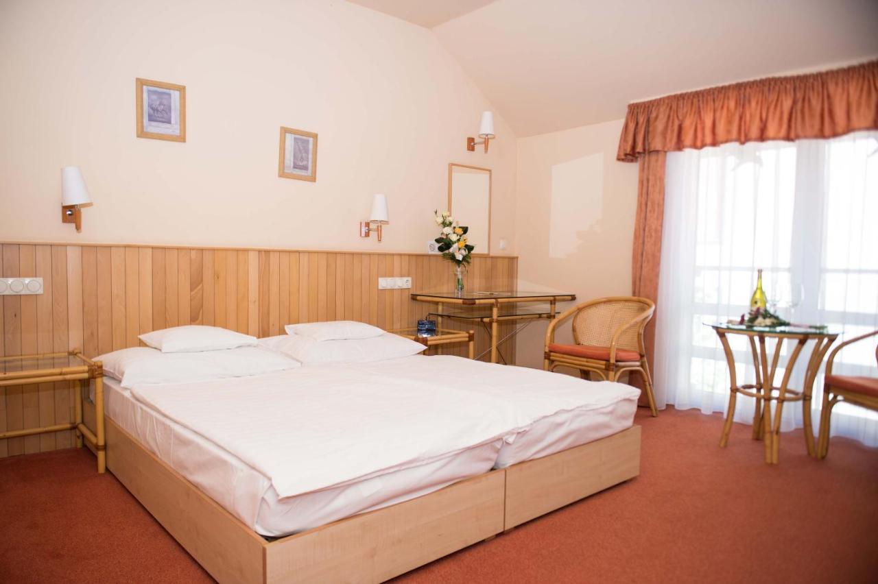Martfu Hotel Thermal Spa Екстер'єр фото