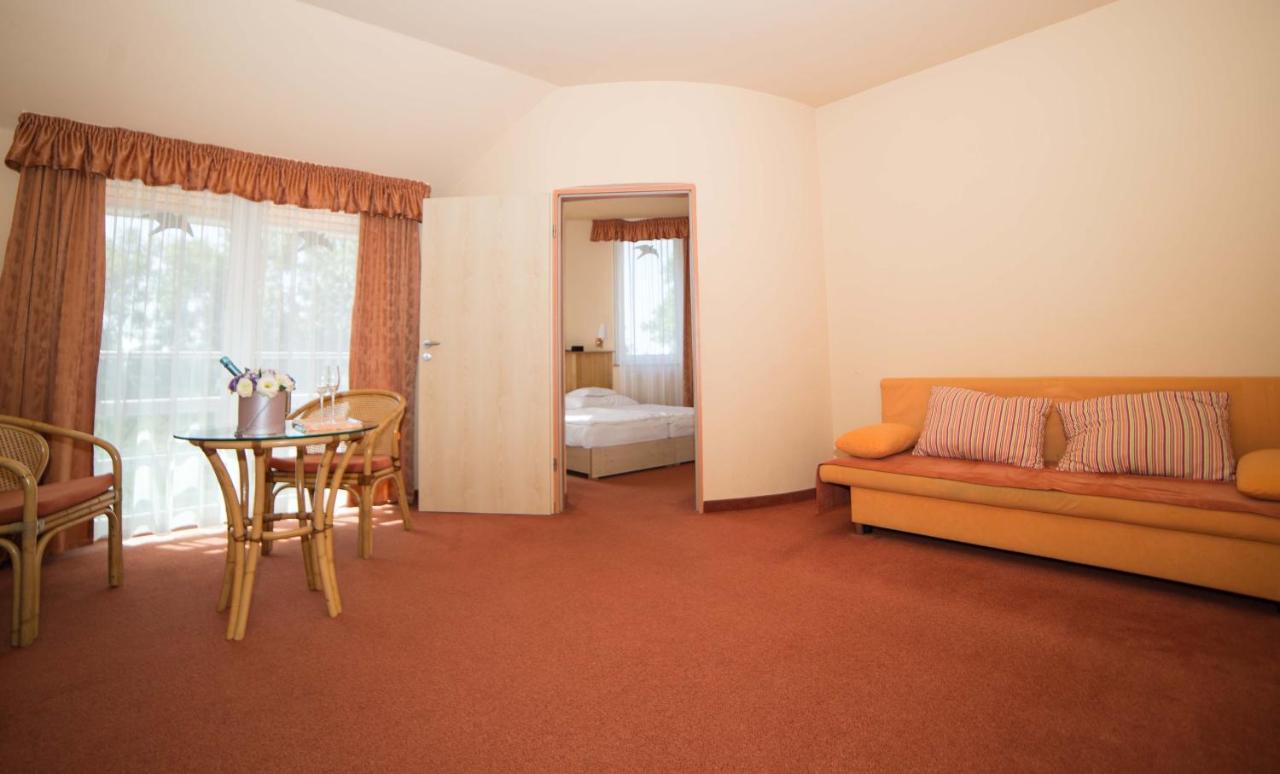Martfu Hotel Thermal Spa Екстер'єр фото
