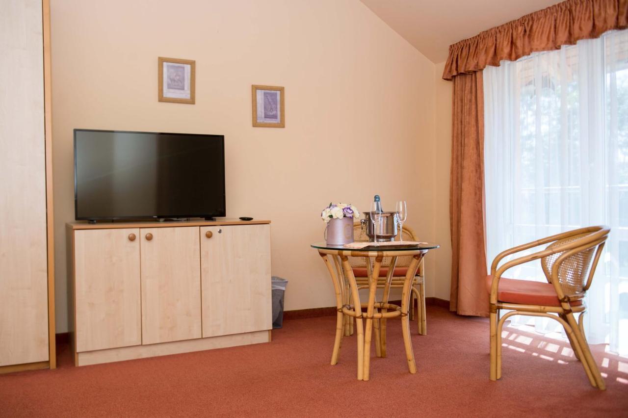 Martfu Hotel Thermal Spa Екстер'єр фото