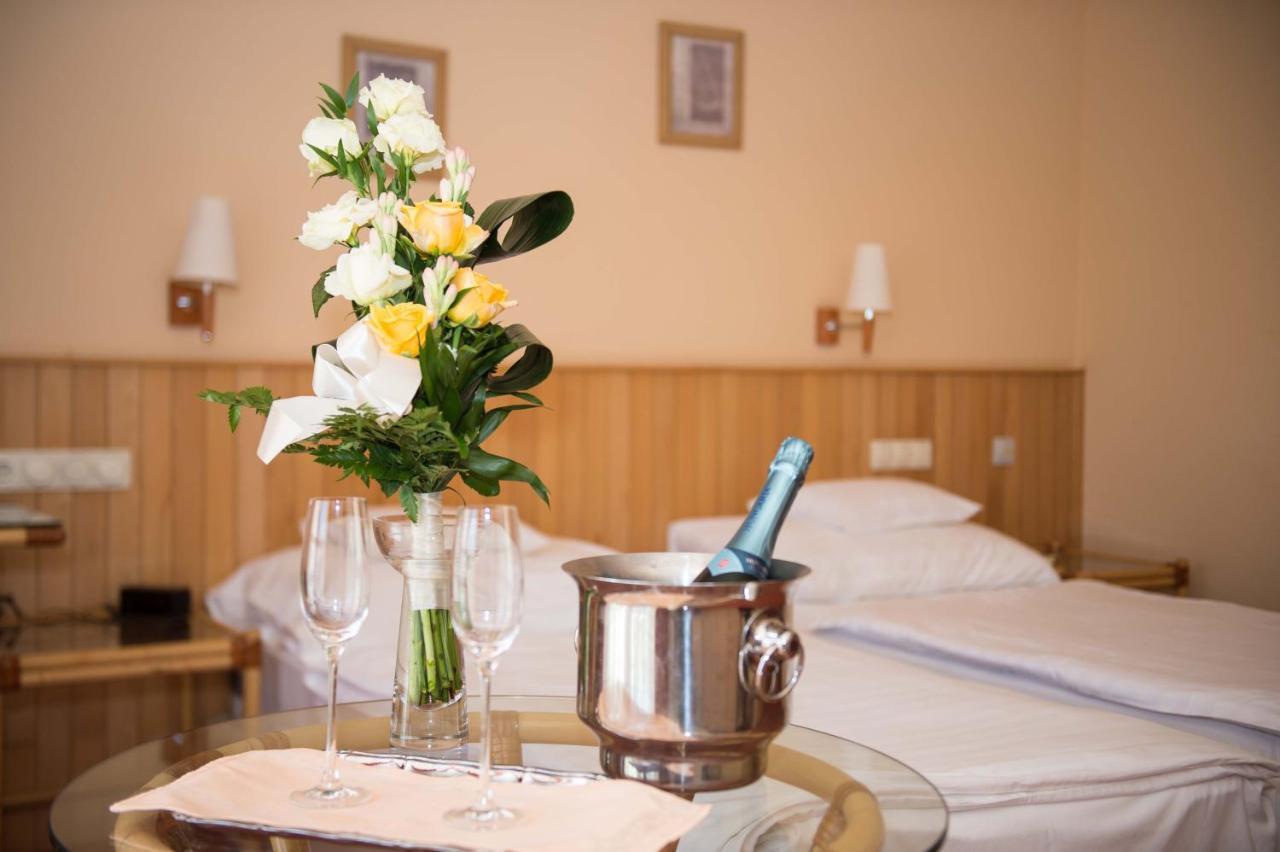 Martfu Hotel Thermal Spa Екстер'єр фото