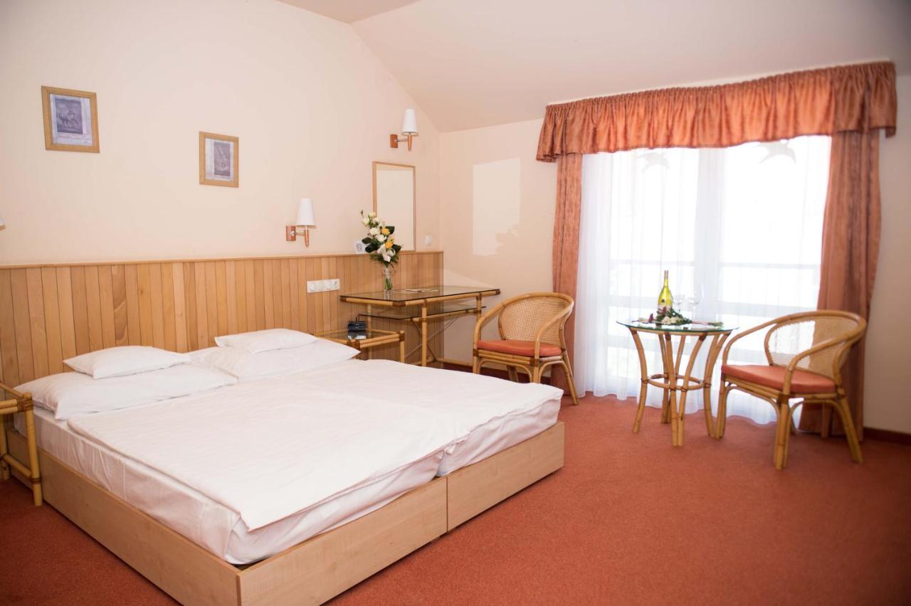 Martfu Hotel Thermal Spa Екстер'єр фото