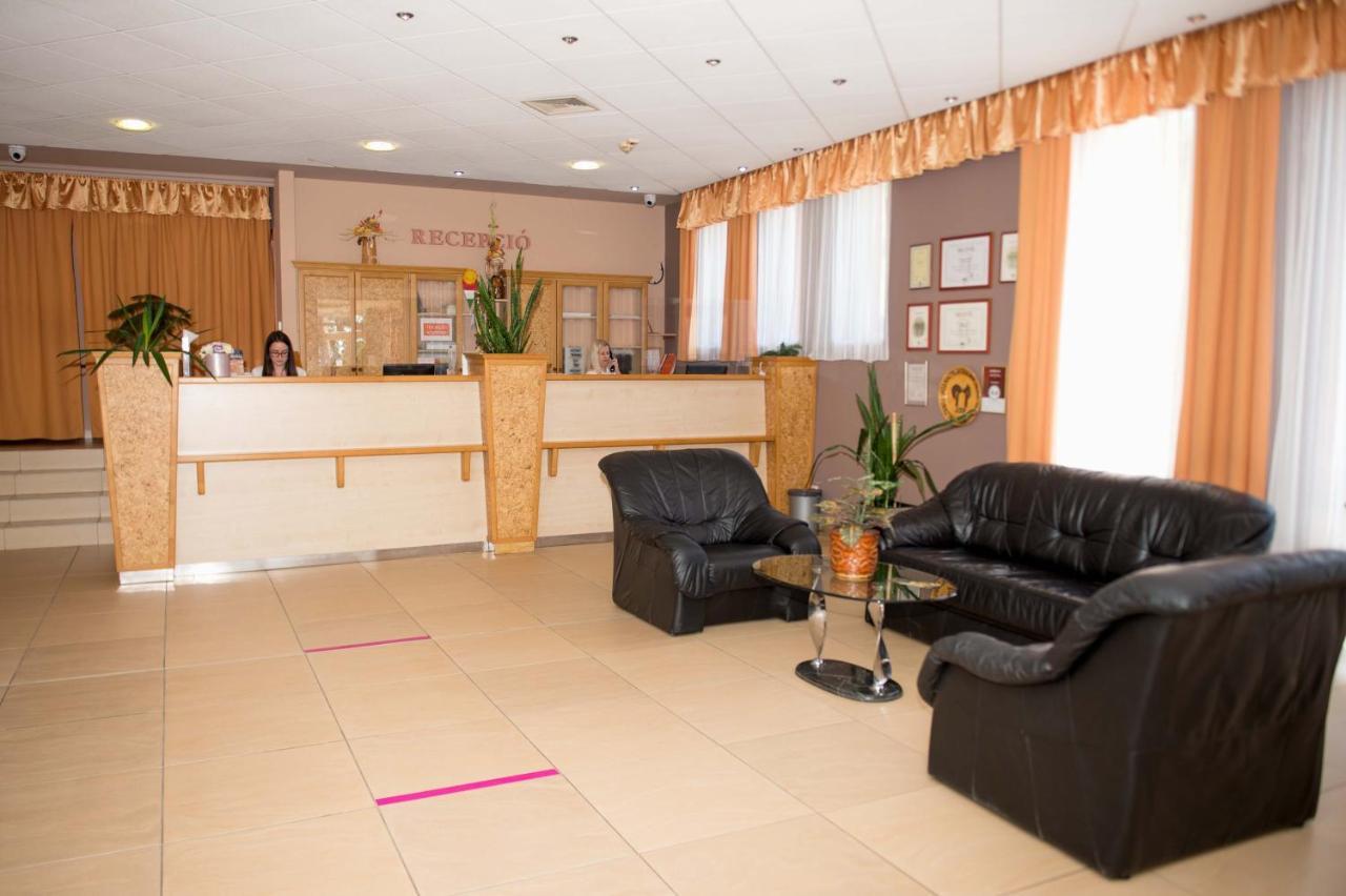 Martfu Hotel Thermal Spa Екстер'єр фото