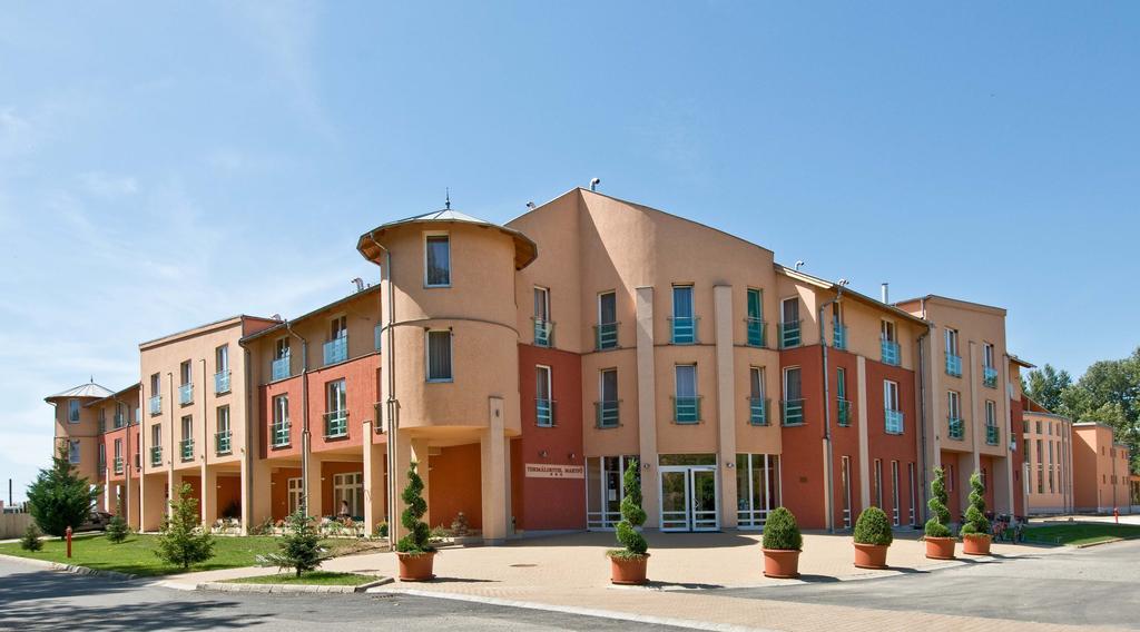 Martfu Hotel Thermal Spa Екстер'єр фото