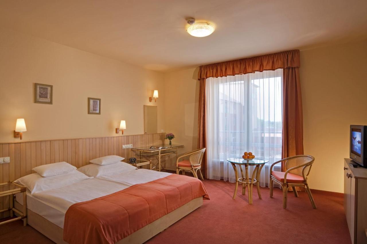 Martfu Hotel Thermal Spa Екстер'єр фото