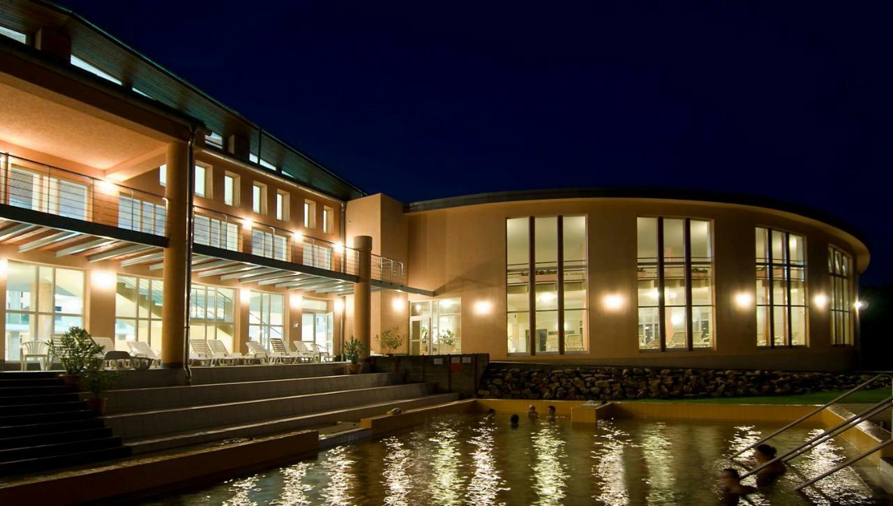Martfu Hotel Thermal Spa Екстер'єр фото